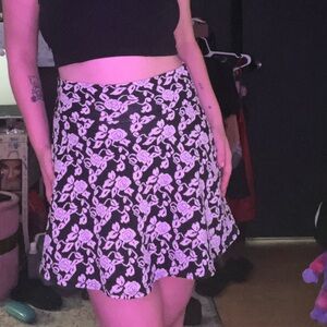 size S black & white floral print skirt